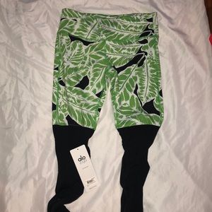 Authentic RARE Green ALO Yoga Goddess Leggings
